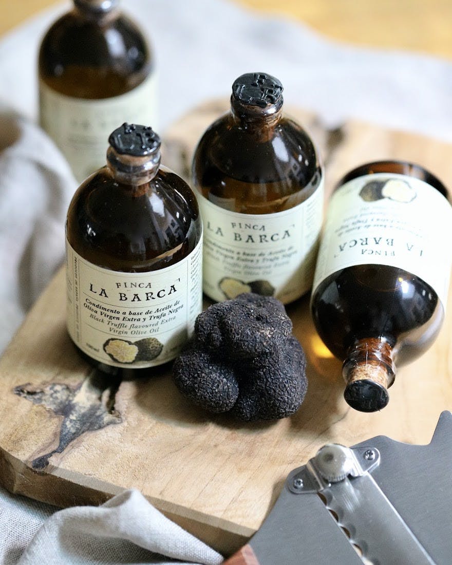 Huile d'olive vierge extra aromatisée truffe noire avec morceaux